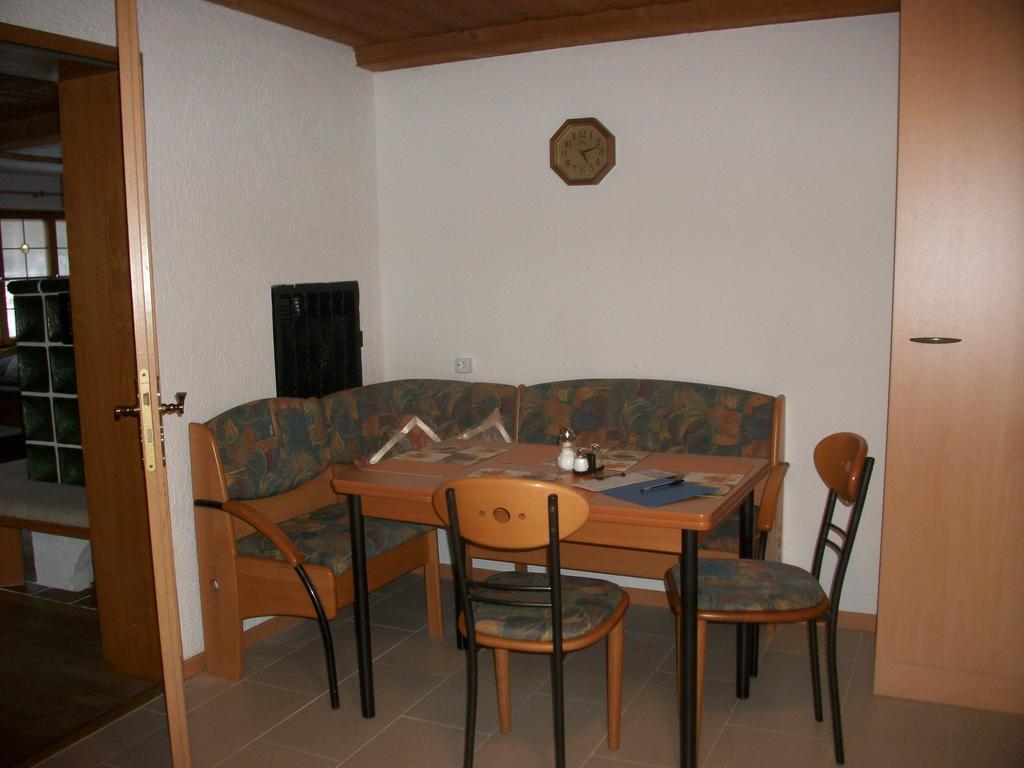 Haus Alpenrose Apartment Швангау Стая снимка