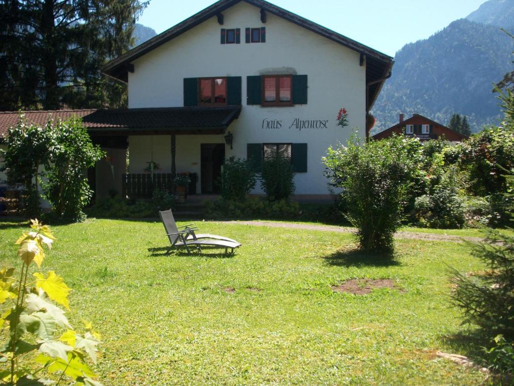 Haus Alpenrose Apartment Швангау Екстериор снимка